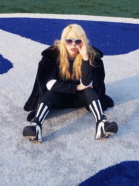 「32Dicembreのアイテム（スウェット、ブルー系）」を使った、Julieさん（レディース・166cm）の夏コーディネート