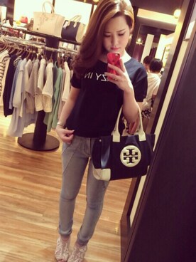 「TITTY&CO.（ティティーアンドコー）のバックハートプルオーバー（スウェット、ブラック系）」を使った、ゆきこさん（レディース・159cm）の夏コーディネート