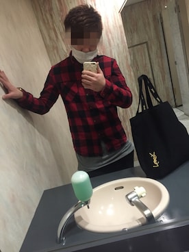 「Yves Saint Laurent（イヴサンローラン）のアイテム（バッグ）」を使った、ookurisyunyaさん（メンズ・170cm）の冬コーディネート