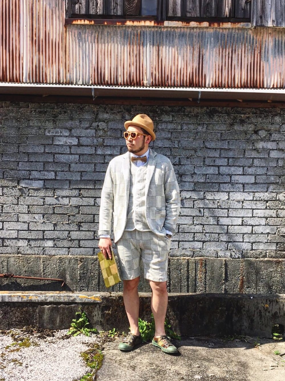 「春、大人カジュアル、春コーデ、スリーピース、セットアップ、ショートパンツ、今日のコーデ」｜「RIDING HIGHのアイテム（テーラードジャケット、シルバー系）」を使った、yoheiさん（メンズ・175cm）の春コーディネートの1枚目の写真