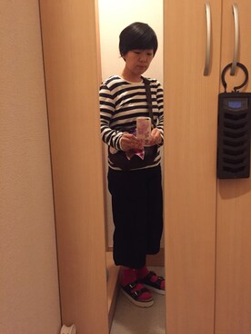 「GU（ジーユー）のアイテム（デニムパンツ、ブルー系）」を使った、コジマタイヨーさん（メンズ・120cm）の春コーディネート