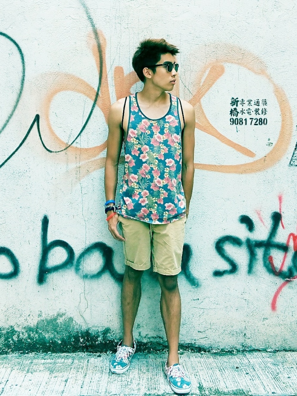 「summer、flowery、VINTAGE、hongkong、hk」｜「TOPMANのアイテム（タンクトップ、その他）」を使った、lucaさん（メンズ・175cm）の夏コーディネートの1枚目の写真