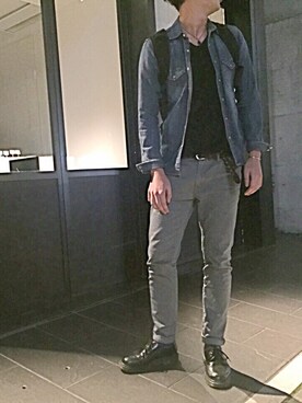 「アイテム（バングル/リストバンド）」を使った、makさん（メンズ・177cm・20代）の秋コーディネート