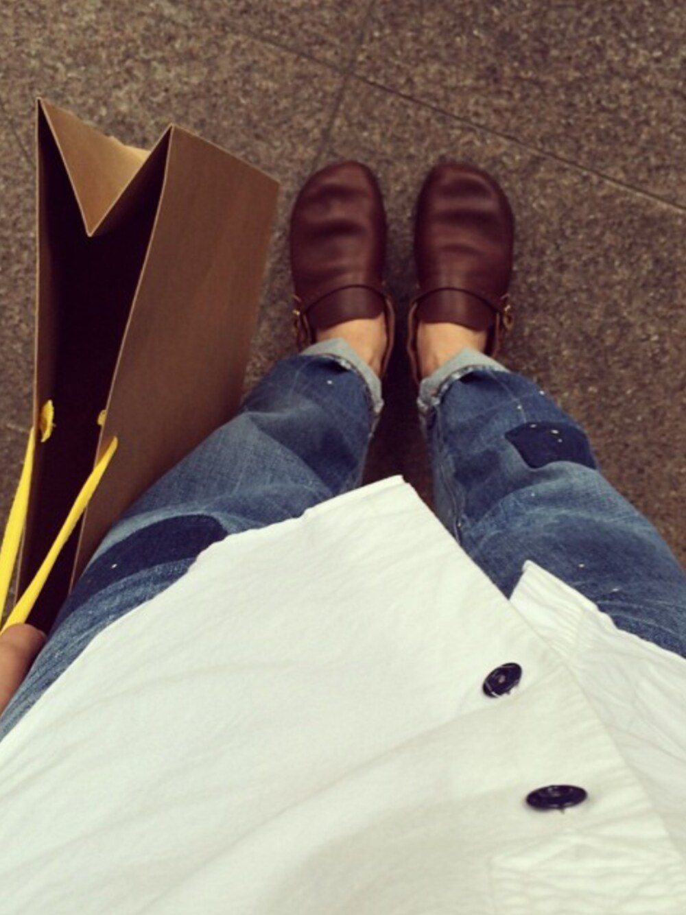 「ordinary fits、aurorashoes、spectator」｜「spectatorのアイテム（シャツ/ブラウス、ホワイト系）」を使った、권세환さん（メンズ・175cm）の夏コーディネートの1枚目の写真