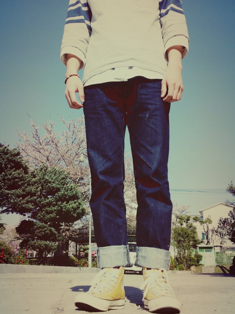 「UNIQLO、converse、Chuck Taylor、thisisneverthat、barrels」｜「CONVERSEのconverse 70s
（スニーカー、その他）」を使った、권세환さん（メンズ・175cm）の夏コーディネートの1枚目の写真