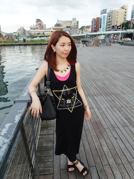 「OUTER SPACE（アウタースペース）のアイテム」を使った、Bella Zhangさん（レディース・158cm）の夏コーディネート