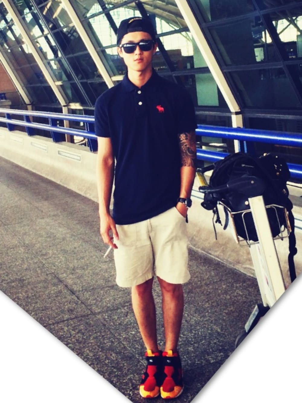 「swagger、Taiwan、TAIPEI、tattoo」｜「Dickiesのアイテム（その他パンツ、ベージュ系）」を使った、浩浩さん（メンズ・174cm）の夏コーディネートの1枚目の写真