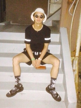 「UNIF（ユニフ）のアイテム（パンツ）」を使った、lee yongsoo さん（メンズ・176cm）の秋コーディネート