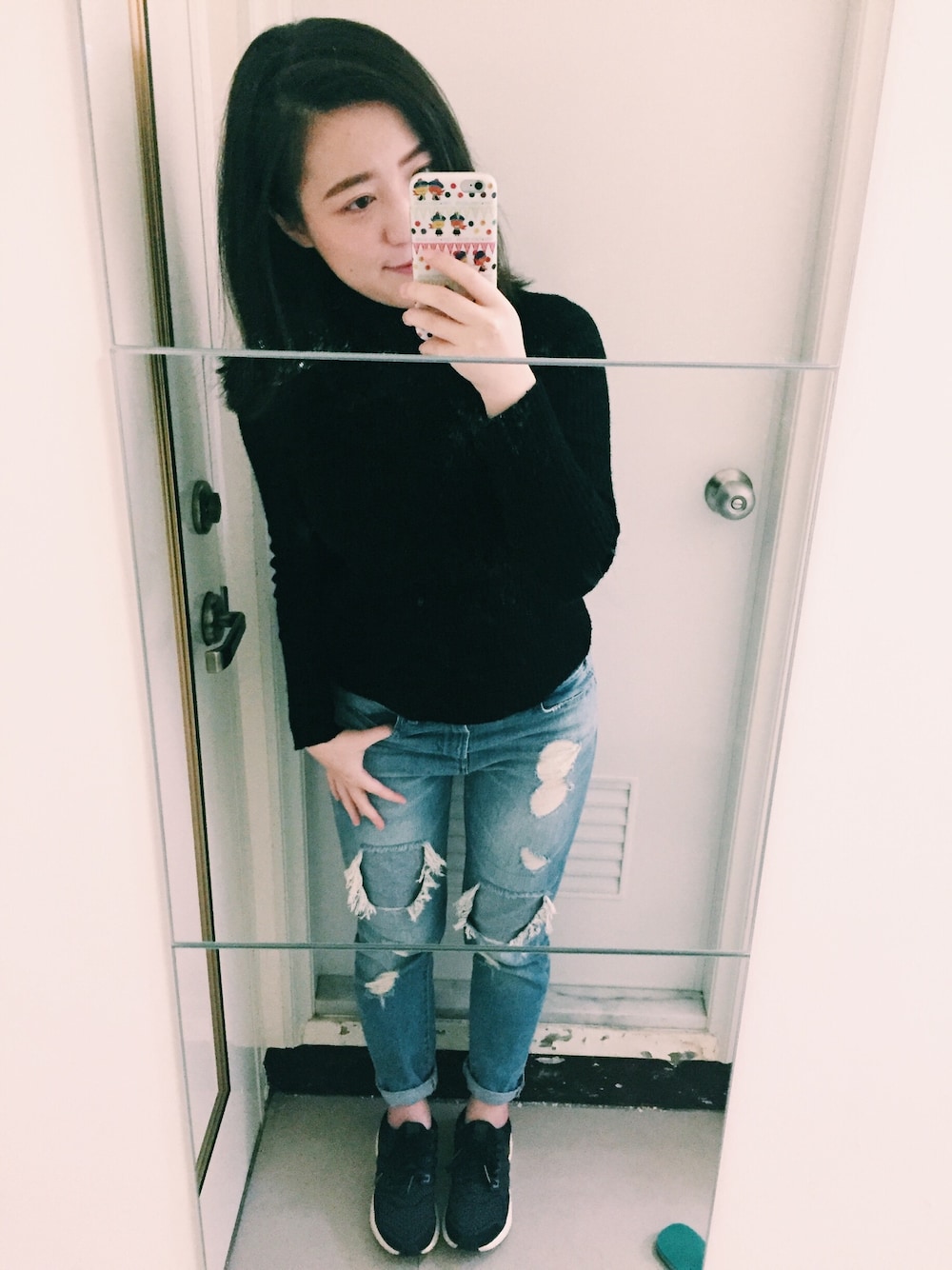 「PAZZOのアイテム（トップス、ブラック系）」を使った、Amieさん（レディース・158cm）の春コーディネートの1枚目の写真