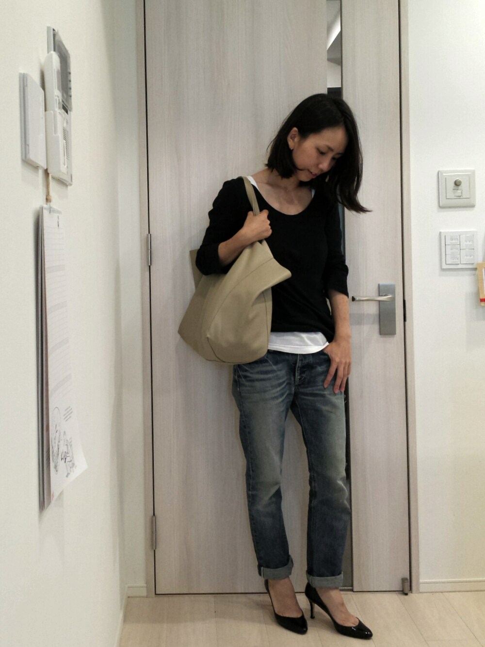 「CELINE、Tシャツ×デニム、トートバッグ、甘辛ミックス、リブタンクトップ」｜「pippiのアイテム（パンプス、ブラック系）」を使った、acchamtさん（レディース・155cm）の夏コーディネートの1枚目の写真
