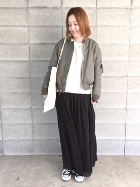 「CLANE（クラネ）のアイテム（MA-1）」を使った、Axxbimilさん（レディース・165cm）の春コーディネート