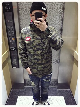 「DEMARCOLAB（デマルコラブ）のアイテム（ニットキャップ/ビーニー）」を使った、施政次さん（メンズ・178cm）の冬コーディネート