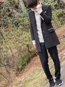 「グレーのタートルネック」｜Kishi.Yさん（メンズ・174cm）の冬コーディネート