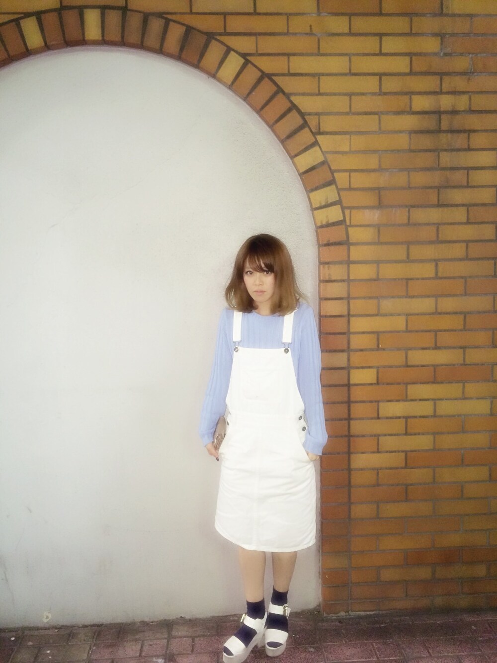 「レセプション、秋のコーデ、ニット、サロペット、寒いです、眠いです、ボブ、ootd」｜「elianegigiのアイテム（サロペット/オーバーオール、ホワイト系）」を使った、sakamoto kanaさん（レディース・155cm）の秋コーディネートの1枚目の写真