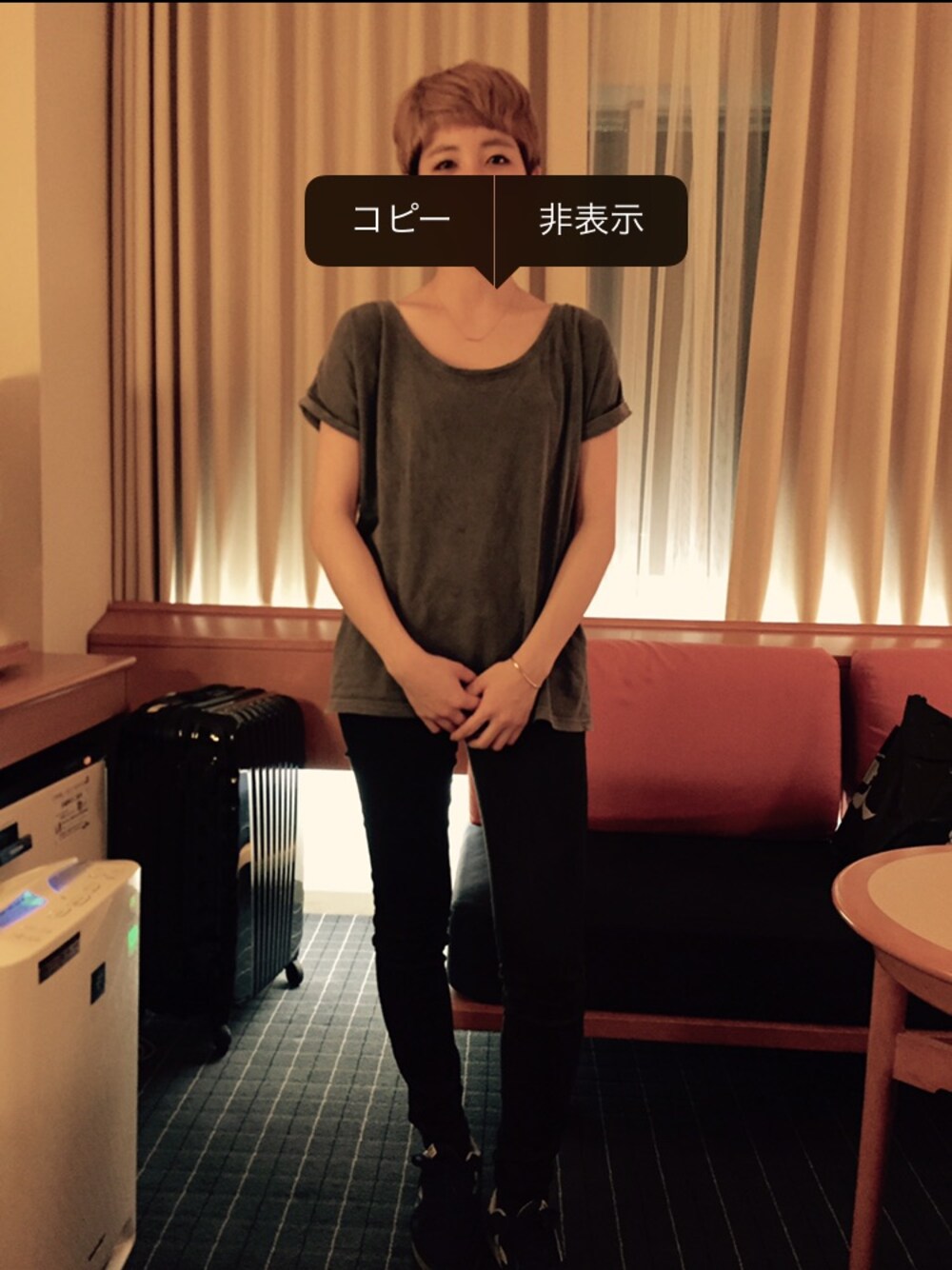 「Tシャツ、黒スキニー、Tシャツ×デニム、ゴールドアクセ、saucony、沖縄、minne」｜「UNIQLOのアイテム（デニムパンツ、ブラック系）」を使った、もりしたさん（レディース・160cm）の春コーディネートの1枚目の写真