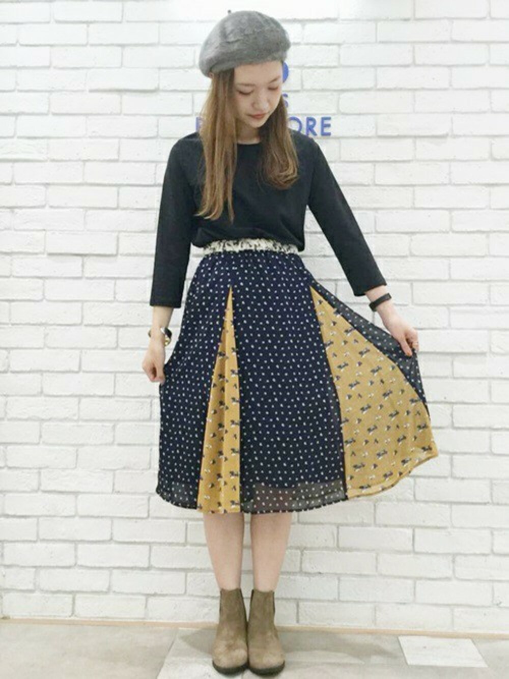 「ワンピース、ブーツ、ベレー帽、秋のコーデ、パッチワーク、SHIPS、コーディネート、Khaju、SHIPS for women、先取り」｜「KhajuのKhaju:パッチワークワンピース（ワンピース、ゴールド系）」を使った、宮坂さん（レディース・164cm）の夏コーディネートの1枚目の写真