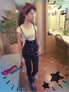 「jeans（ジーンズ）のアイテム（つなぎ/オールインワン）」を使った、Sarah Chiuさん（レディース・161cm）の秋コーディネート