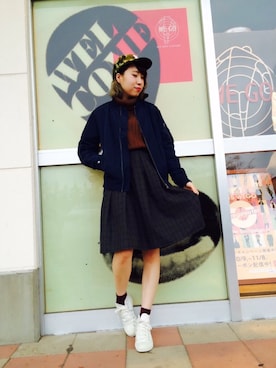 「THE EMPORIUM（ジエンポリアム）のアイテム（キャップ）」を使った、なっつさん（レディース・166cm）の秋コーディネート