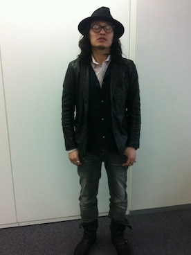 「AVIREX（アヴィレックス）のアイテム（テーラードジャケット）」を使った、RYO-SUKEさん（メンズ・173cm）の春コーディネート