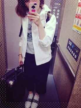 「白いスニーカー」｜「アイテム（その他アウター）」を使った、AYA☺︎さん（レディース・158cm）の春コーディネート
