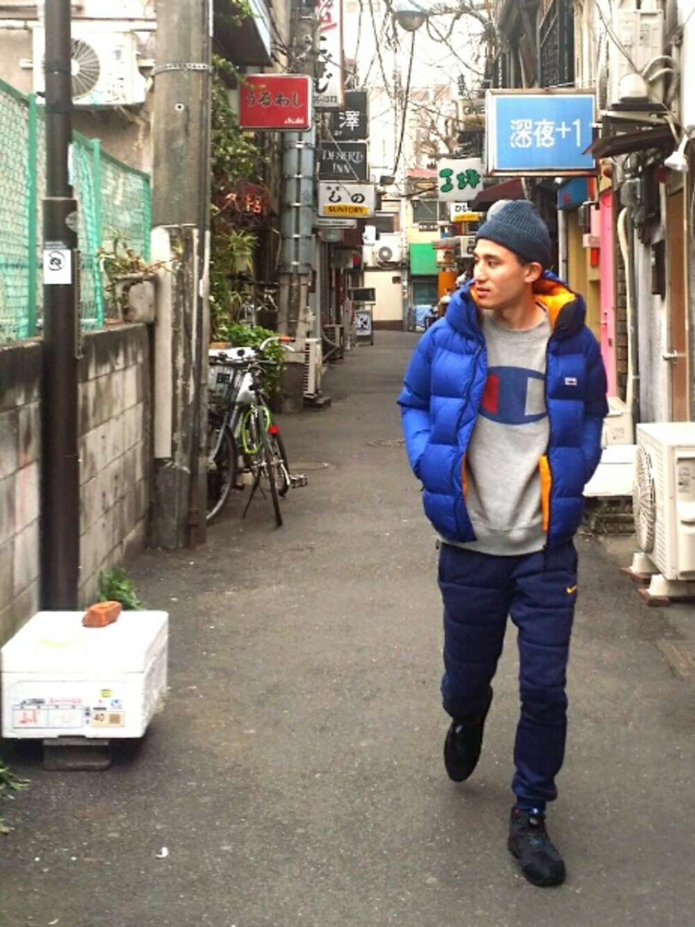 「Ungrid、NIKE、INSTA PUMP FURY、NANGA、スニーカー、スニーカーコーデ」｜「Ungridのアイテム（スウェット、グレー系）」を使った、Hikaru Tooyamaさん（メンズ・170cm）の春コーディネートの1枚目の写真
