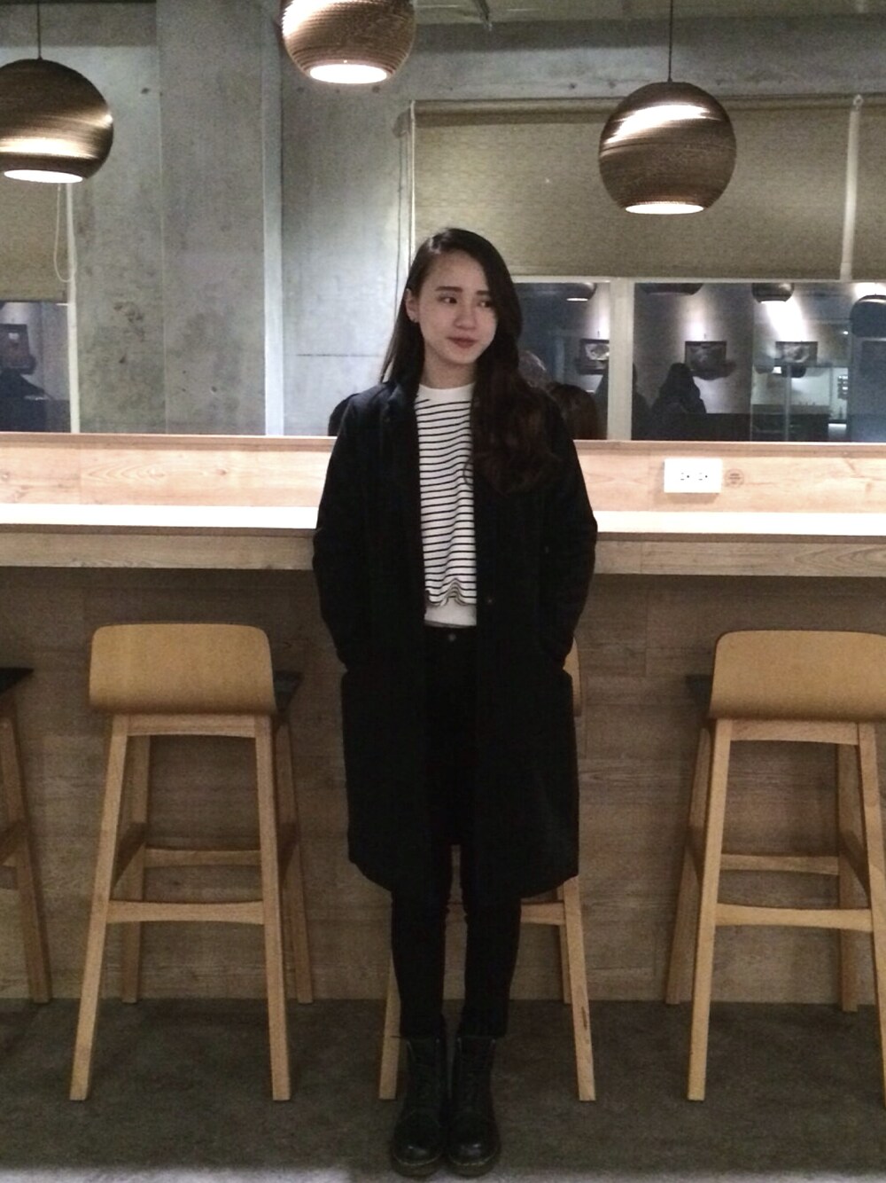 「Taiwan、Taichung、black、Dr.Martens」｜「super colorのアイテム（ダウンジャケット/コート、ブラック系）」を使った、Suchさん（レディース・159cm）の冬コーディネートの1枚目の写真