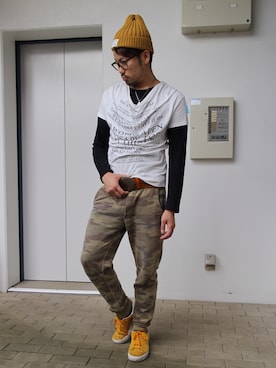 「アイテム（スニーカー、イエロー系）」を使った、加藤晃さん（メンズ・175cm）の秋コーディネート