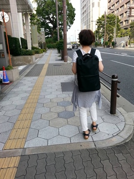 「アイテム（サンダル、ブルー系）」を使った、tanaさん（レディース・162cm）の秋コーディネート