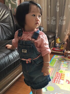 「ZARA KIDSのアイテム（シャツ/ブラウス、オレンジ系）」を使った、Aliceさん（キッズ）の秋コーディネート