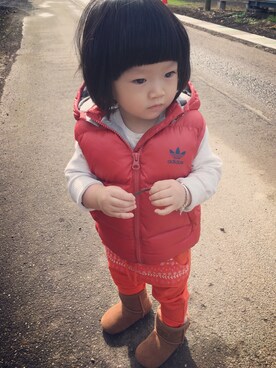 「ZARA KIDSのアイテム（スウェット、グレー系）」を使った、Aliceさん（キッズ）の秋コーディネート