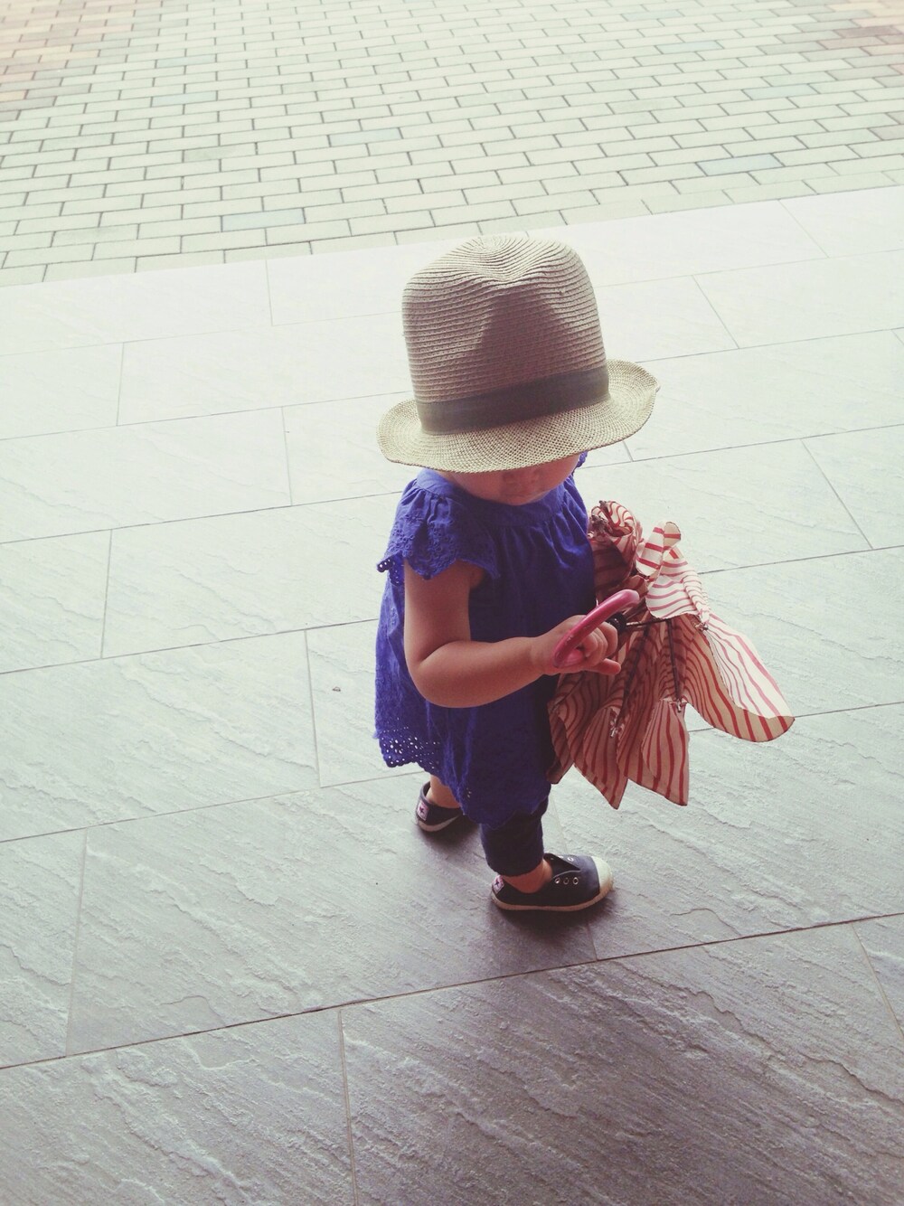 「GAPbaby、cienta、シエンタ」｜「GAPのチュニック（チュニック、ブルー系）」を使った、natsuさん（キッズ・80cm）の夏コーディネートの1枚目の写真