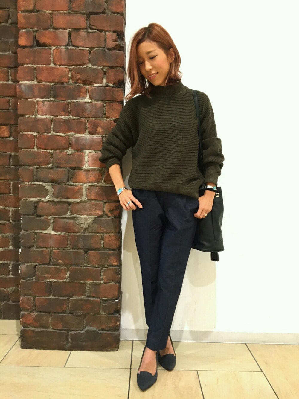 「ＭＹＳＥＬＦADAHOUSE、カーキ、ニット、パンプス、スラックス」｜「MYSELF ABAHOUSEのﾊｲﾈｯｸPO（ニット/セーター、グリーン系）」を使った、konomiさん（レディース・150cm）の秋コーディネートの1枚目の写真