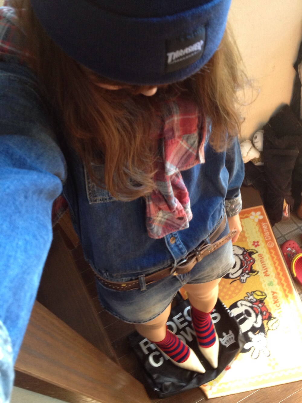 「デニムシャツ」｜「Rodeo Crownsのデニムつなぎ（デニムパンツ、ブルー系）」を使った、marimo♡さん（レディース・164cm）の春コーディネートの1枚目の写真