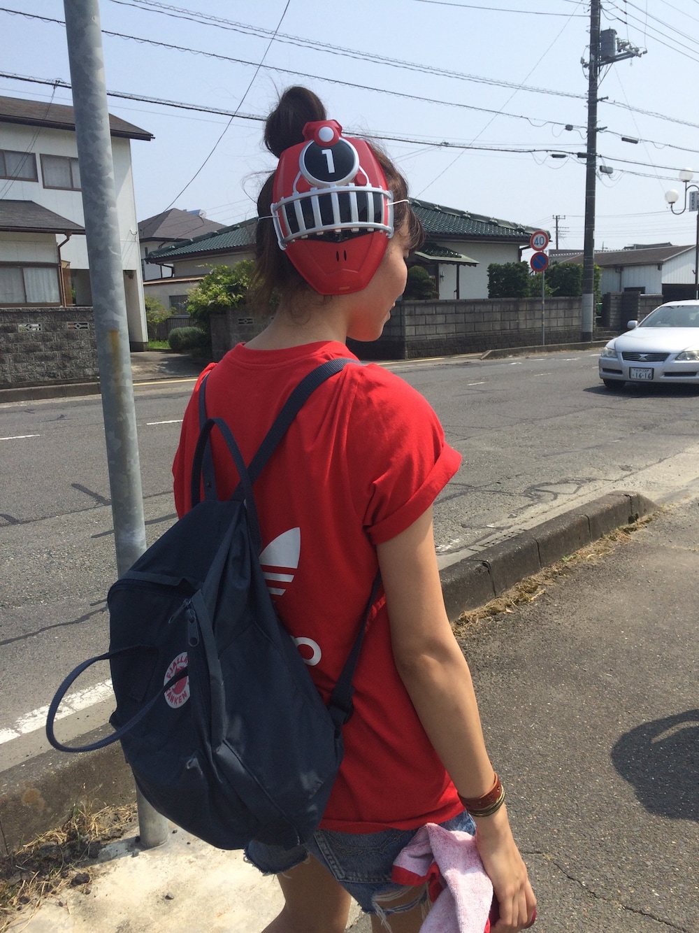 「adidas、おだんごヘアー、カンケン、赤、デニム、夏、お祭り、ビッグT」｜「adidasのAdidas Originals Trefoil Logo Tee（Tシャツ/カットソー、レッド系）」を使った、marimo♡さん（レディース・164cm）の夏コーディネートの1枚目の写真