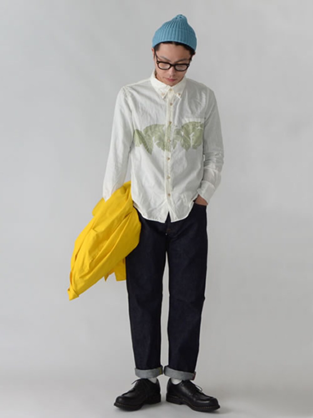「シンプル、REMI RELIEF、柄シャツ、orslow、Paraboot」｜「REMI RELIEFのREMI RELIEF/シルクコットン　リーフプリントシャツ（シャツ/ブラウス、ホワイト系）」を使った、kajiwaramasanoriさん（メンズ・173cm）の夏コーディネートの1枚目の写真