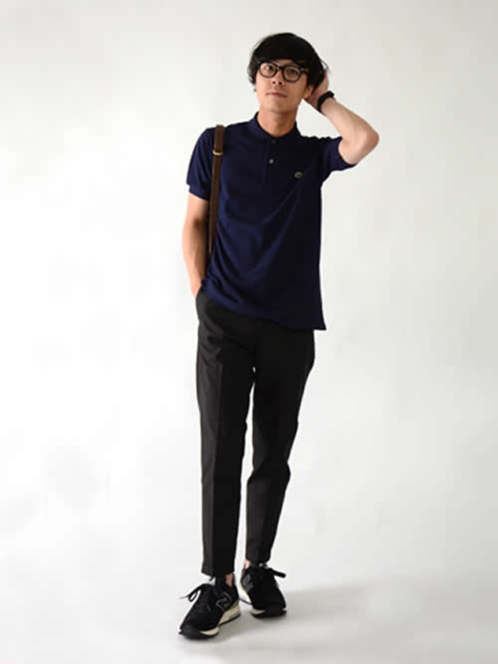 「スニーカー、New Balance、LACOSTE、eel、ポロシャツ、NEW  BALANCE 」｜「LACOSTEのLACOSTE/ショートスリーブ　鹿の子ポロシャツ（ポロシャツ、ブラック系）」を使った、kajiwaramasanoriさん（メンズ・173cm）の夏コーディネートの1枚目の写真