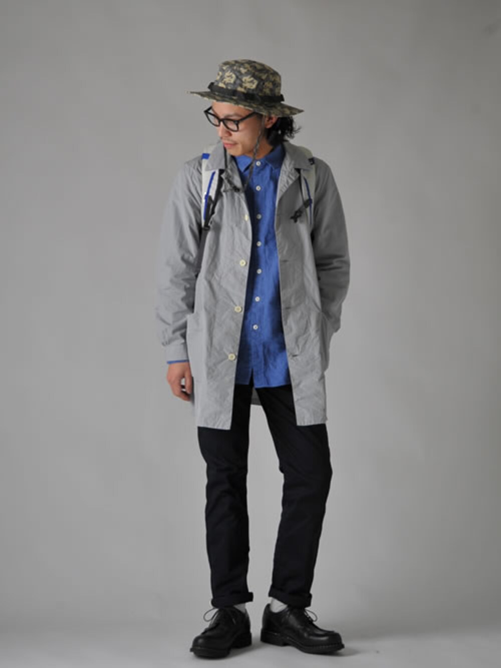 「コート、MANUAL ALPHABET、スポーツミックス、patagonia、a vontade、Paraboot」｜「A VONTADEのA Vontade/Doctor Shirt Coat/ドクター　シャツコート（ステンカラーコート、グレー系）」を使った、kajiwaramasanoriさん（メンズ・173cm）の夏コーディネートの1枚目の写真