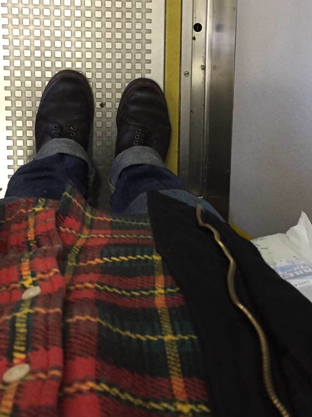 「カジュアル、今日は飲み会、楽しもう、マーチン、ポロ」｜「Dr. Martensのアイテム（ブーツ、ブラック系）」を使った、yukiさん（メンズ・171cm）の秋コーディネートの1枚目の写真