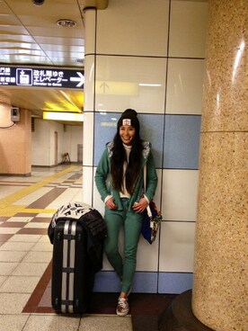 「ROXY（ロキシー）のアイテム（パンツ）」を使った、KANAさん（レディース・163cm）の春コーディネート