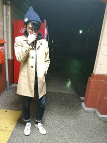 THOM BROWNEのステンカラーコートを使った人気ファッション