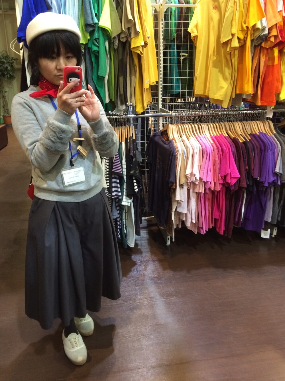 「100均小物、グレー、ワントーンコーデ、アンビデックス、ベレー帽、ガウチョパンツ」｜「Dot＆Stripes CHILD WOMANのアイテム（スウェット、グレー系）」を使った、YumiTeaさん（レディース・156cm）の冬コーディネートの1枚目の写真