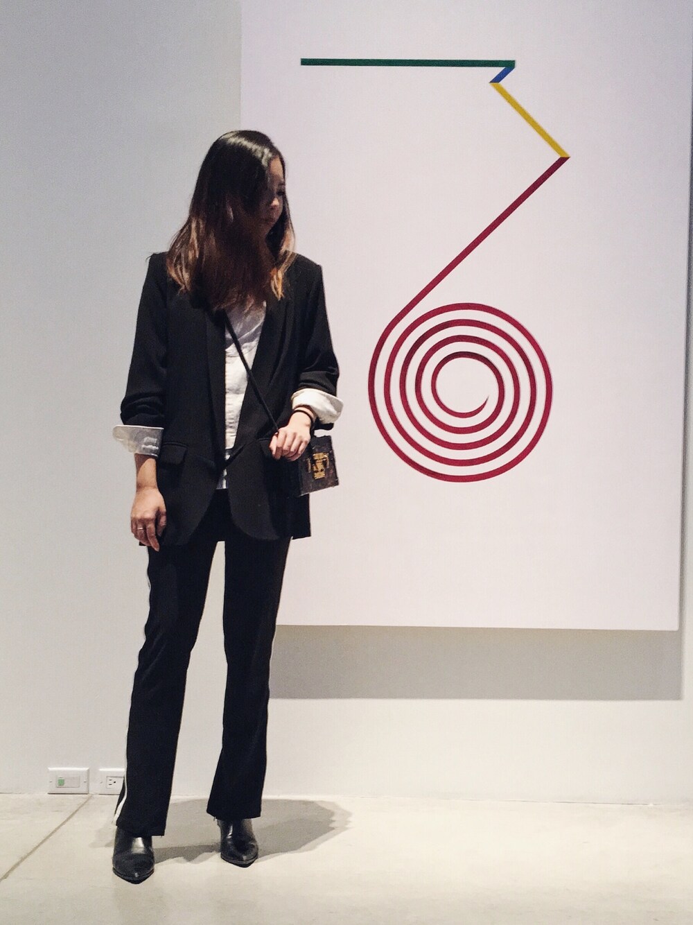「LOUIS VUITTONのアイテム（バッグ、その他）」を使った、badgetopさん（レディース・165cm）の秋コーディネートの1枚目の写真