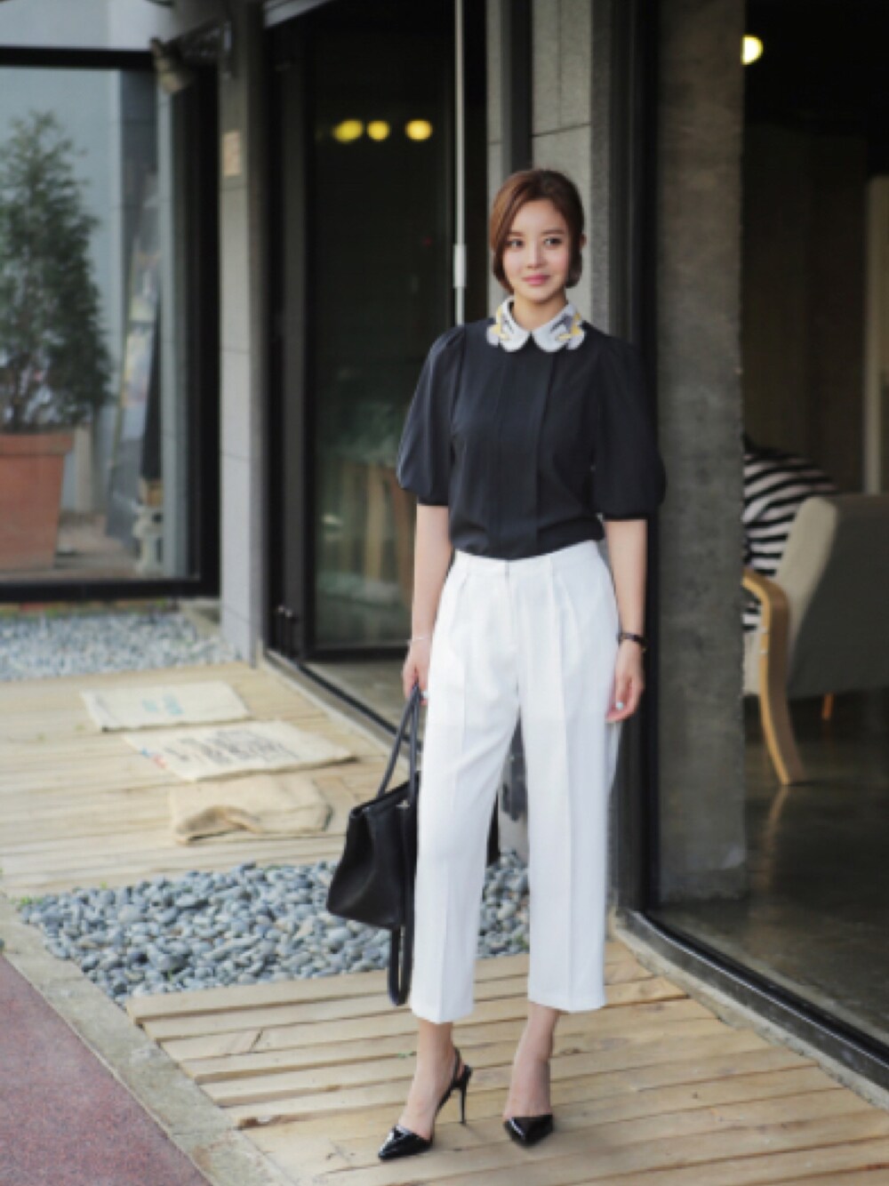 「thinkzo、WOMEN、women fashion、womenstyle、womenswear、casualformal、fashion、blouse」｜「Thinkzoのアイテム（トップス、ブラック系）」を使った、Thinkzoさん（レディース・168cm）の冬コーディネートの1枚目の写真