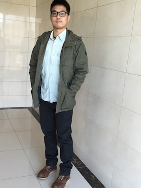 「TOMMY（トミー）のアイテム（チノパンツ）」を使った、Jian Kai Wangさん（メンズ・170cm）の冬コーディネート