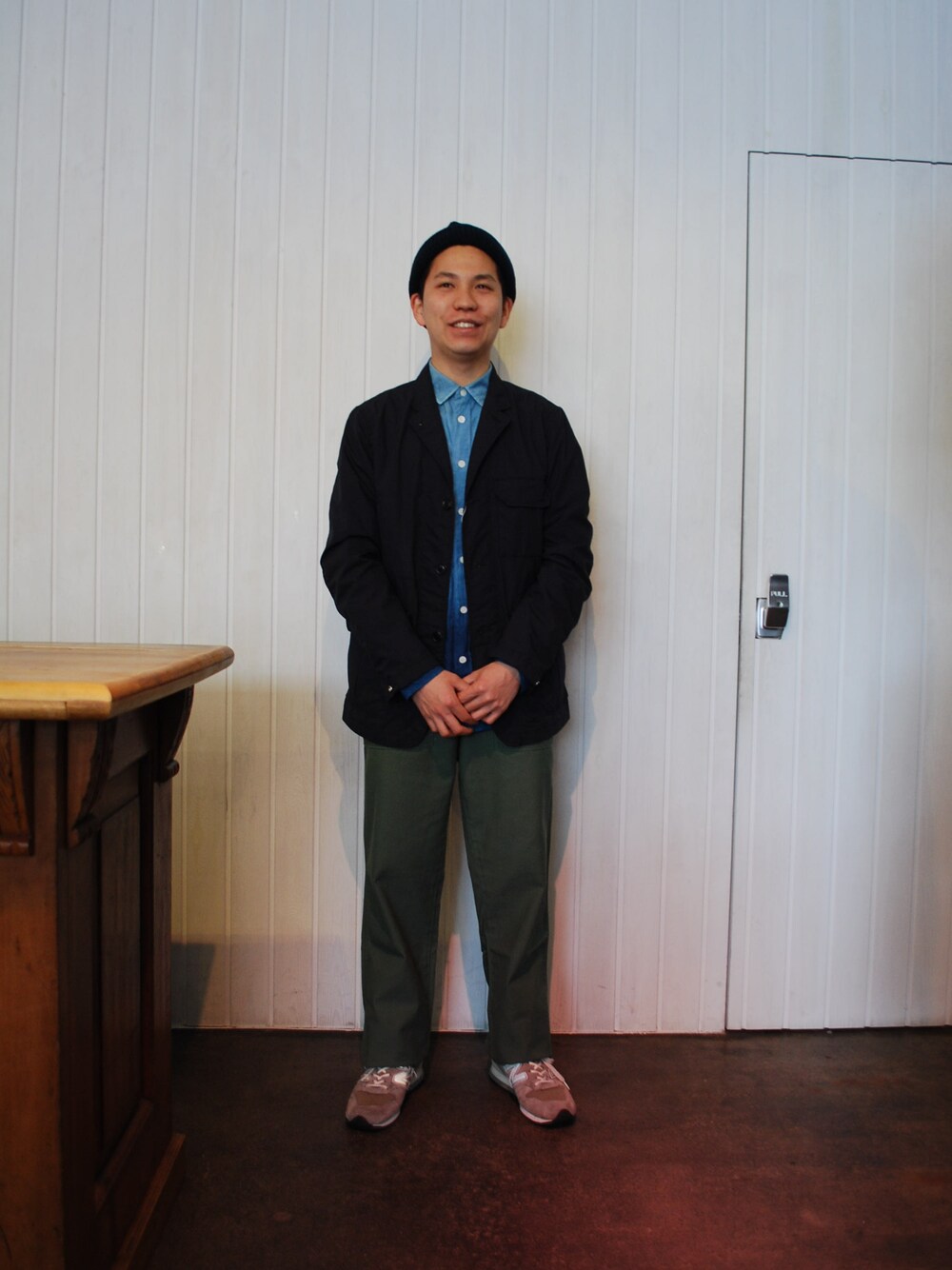「スニーカー、ジャケット、New Balance、ニットキャップ、THE NORTH FACE、THE NORTH FACE PURPLE LABEL、COMESANDGOES、BLUE BLUE、GUNGHO、Blue Blue Japan」｜「THE NORTH FACE PURPLE LABELのField Jacket（ナイロンジャケット、ブルー系）」を使った、Cedarさん（メンズ・163cm）の春コーディネートの1枚目の写真
