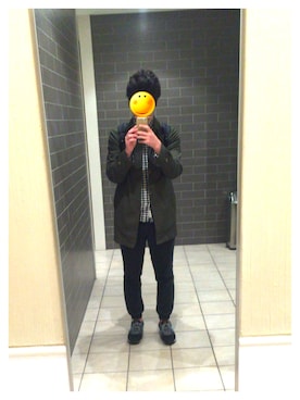 「寒い」｜「アイテム（ステンカラーコート）」を使った、キリーさん（メンズ・185cm）の春コーディネート