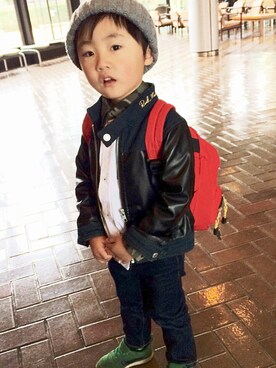 「迷彩柄」｜「アイテム（ライダースジャケット）」を使った、shuto.yさん（キッズ・100cm）の春コーディネート