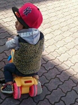 「アイテム（ダウンベスト、ブラウン系）」を使った、Kaiさん（キッズ・90cm）の春コーディネート