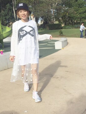 「ZARA（ザラ）のアイテム（シャツワンピース、ホワイト系）」を使った、Zvinaさん（レディース・165cm）の秋コーディネート
