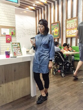 「ZARA（ザラ）のアイテム（Tシャツ/カットソー、ブルー系）」を使った、Zvinaさん（レディース・165cm）の春コーディネート